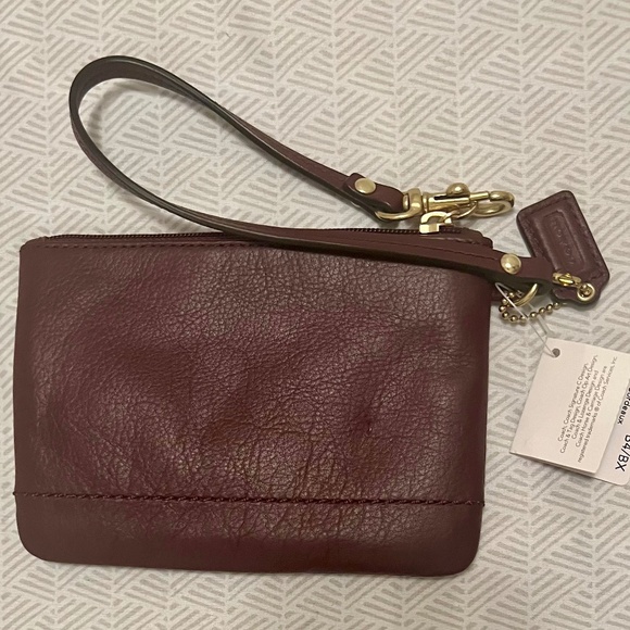 Coach Campbell Wristlet in bordeaux - Picture 2 of 3
